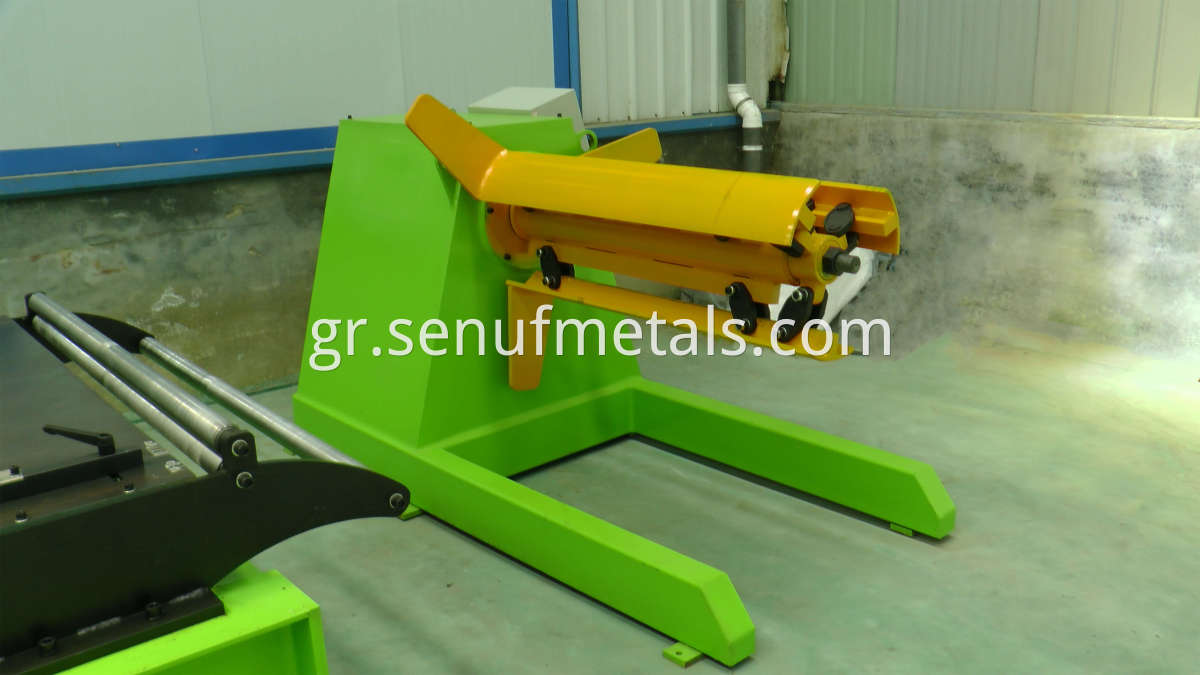 Hydraulic decoiler